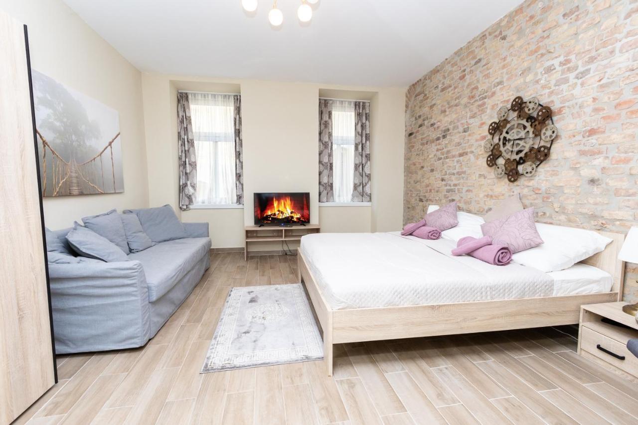 Comfortable Romantic 1 Bedroom Apartment Near Augarten เวียนนา ภายนอก รูปภาพ